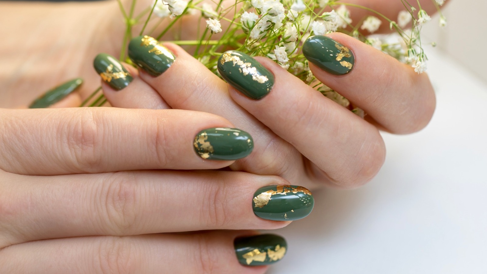 Gold Leaf 3D Nail Art That Stuns