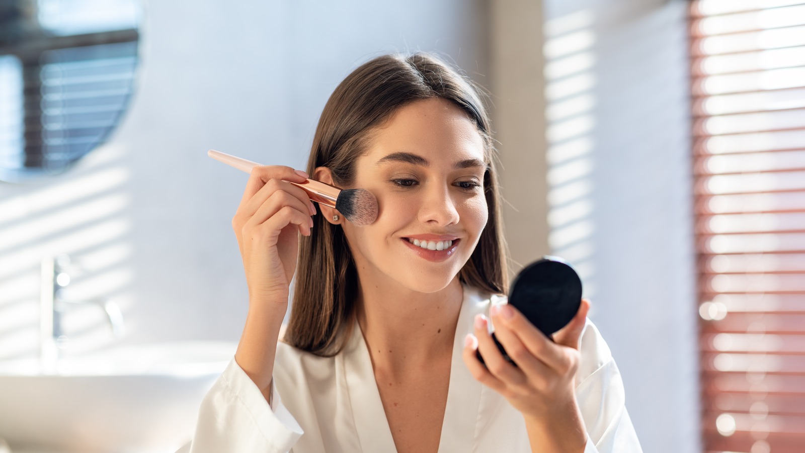 The Benefits Of Using A Duo Fiber Brush In Your Makeup Routine the-benefits-of-using-a-duo-fiber-brush-in-your-makeup-routine
