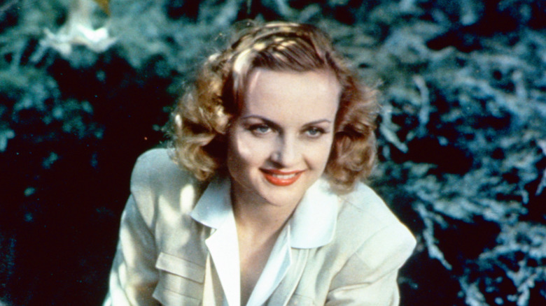 Carole Lombard in a beige jacket