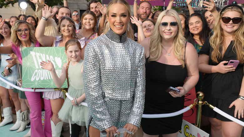 Carrie Underwood poses at CMT Awards 