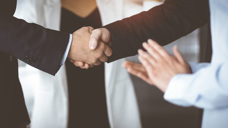 shake hands