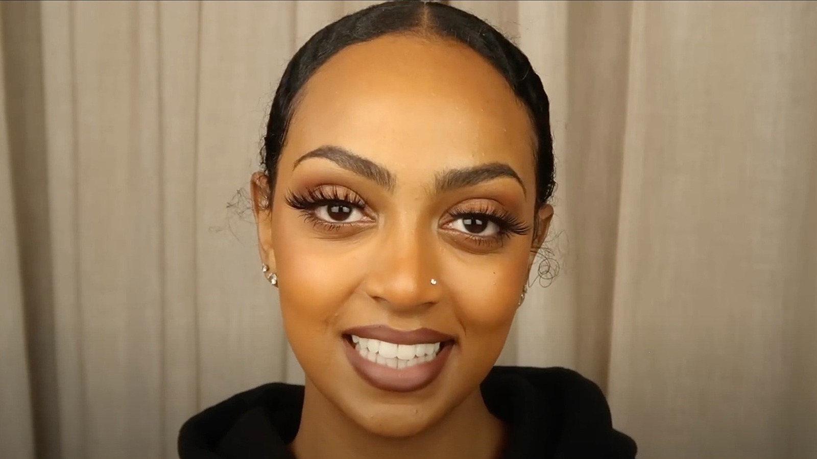 The Easy Hack For Applying Fake Eyelashes Like An Expert