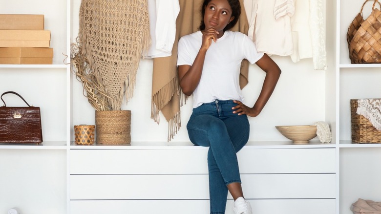 Woman with capsule wardrobe