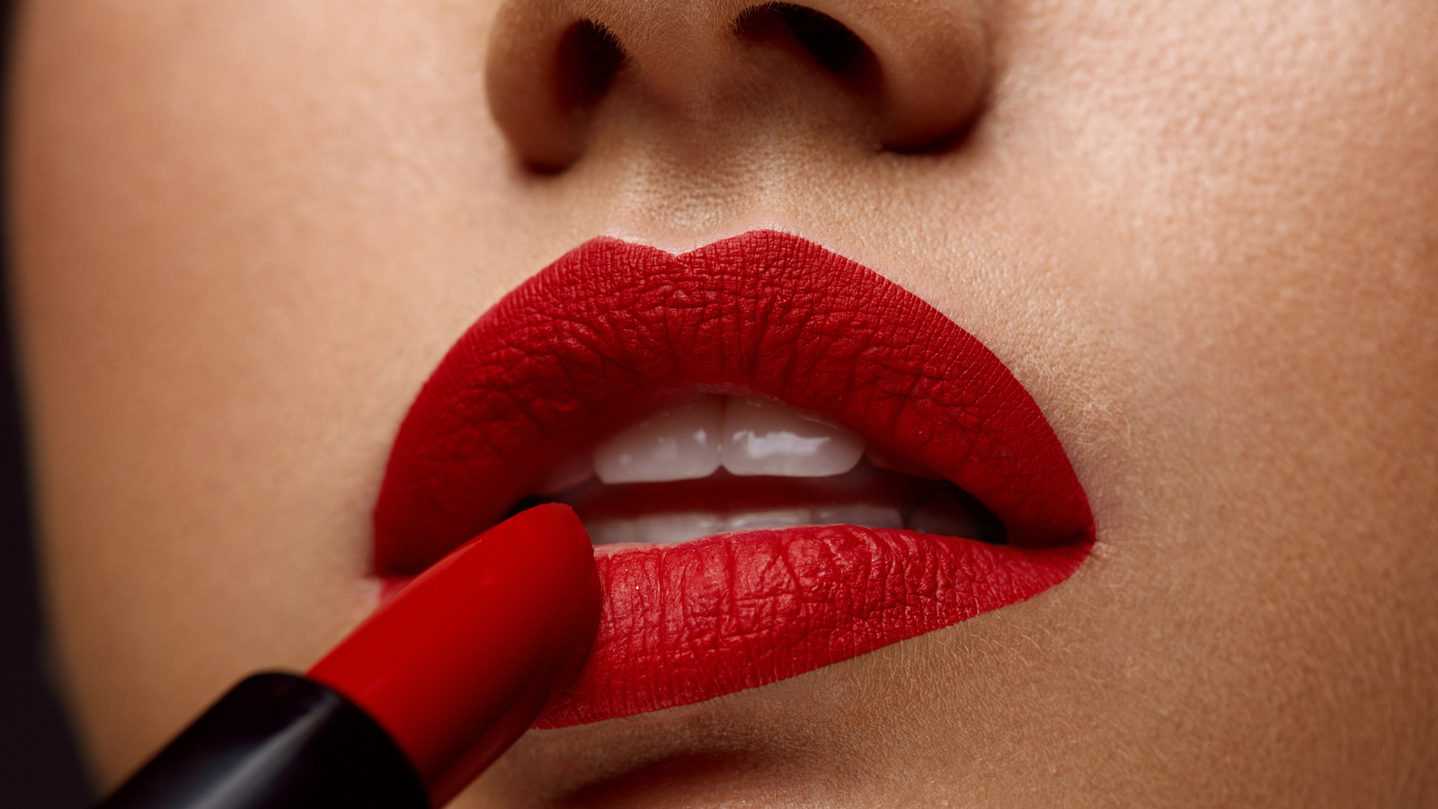 The Makeup Hacks That Will Make Your Lipstick Look More Structured