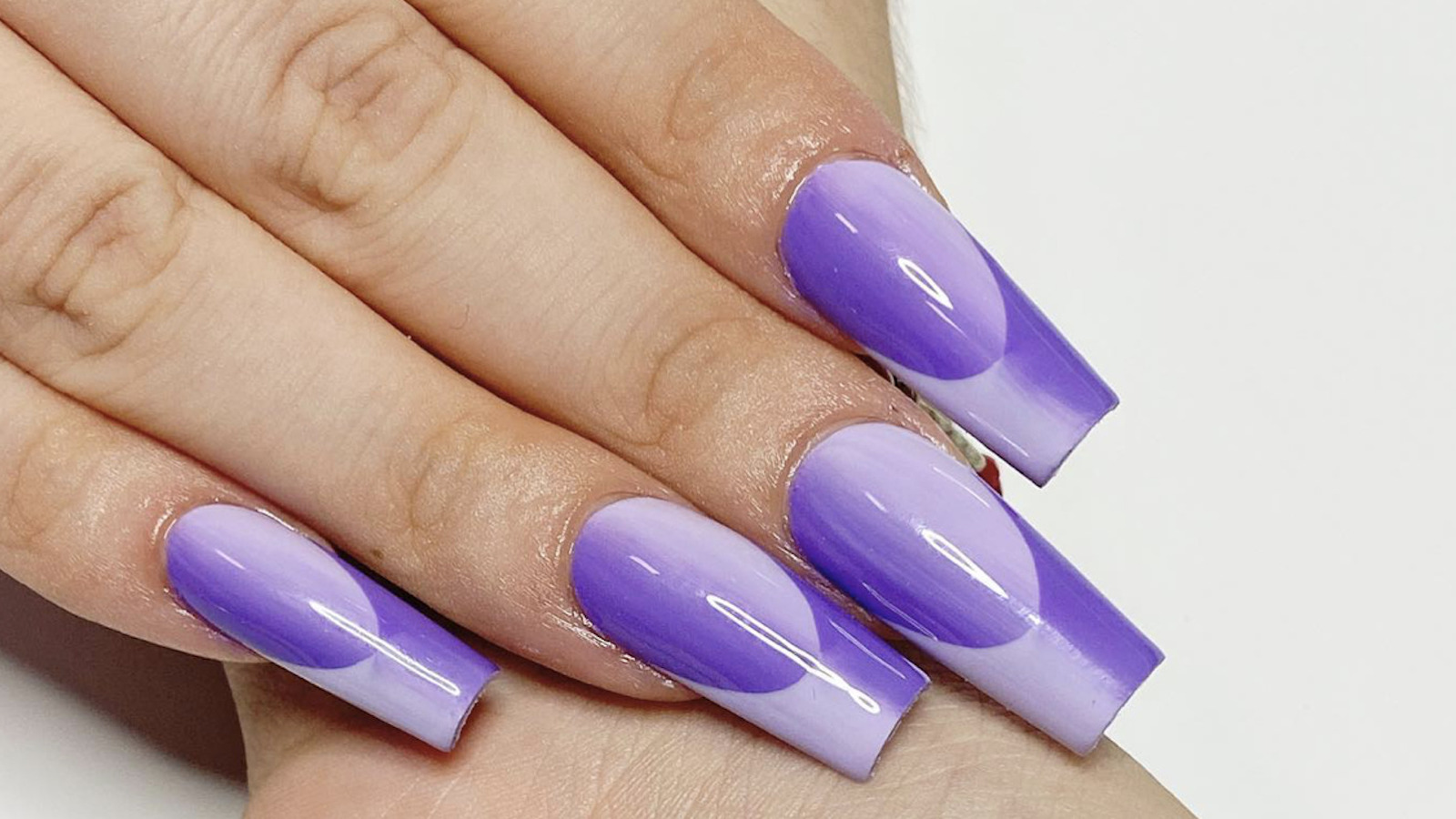 The Mind-Bending Twist On A French Mani You’ll Be Seeing This Fall – Glam