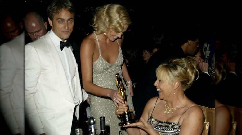 Stuart Townsend, Charlize Theron, and her mother, Gerda, with her best actress Oscar