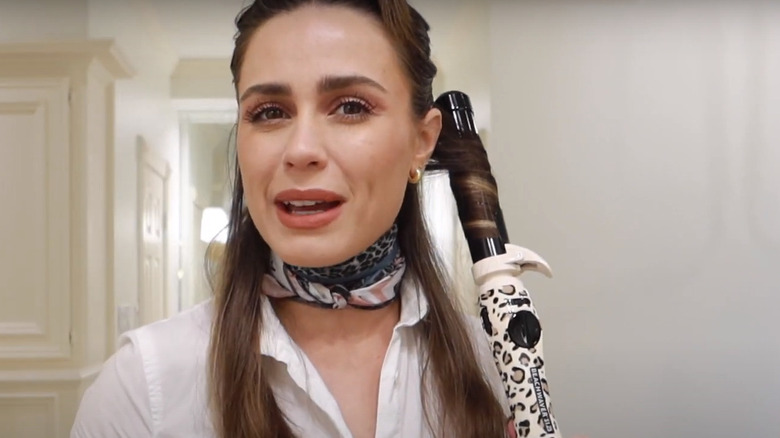 Elly Brown using the Beachwaver 