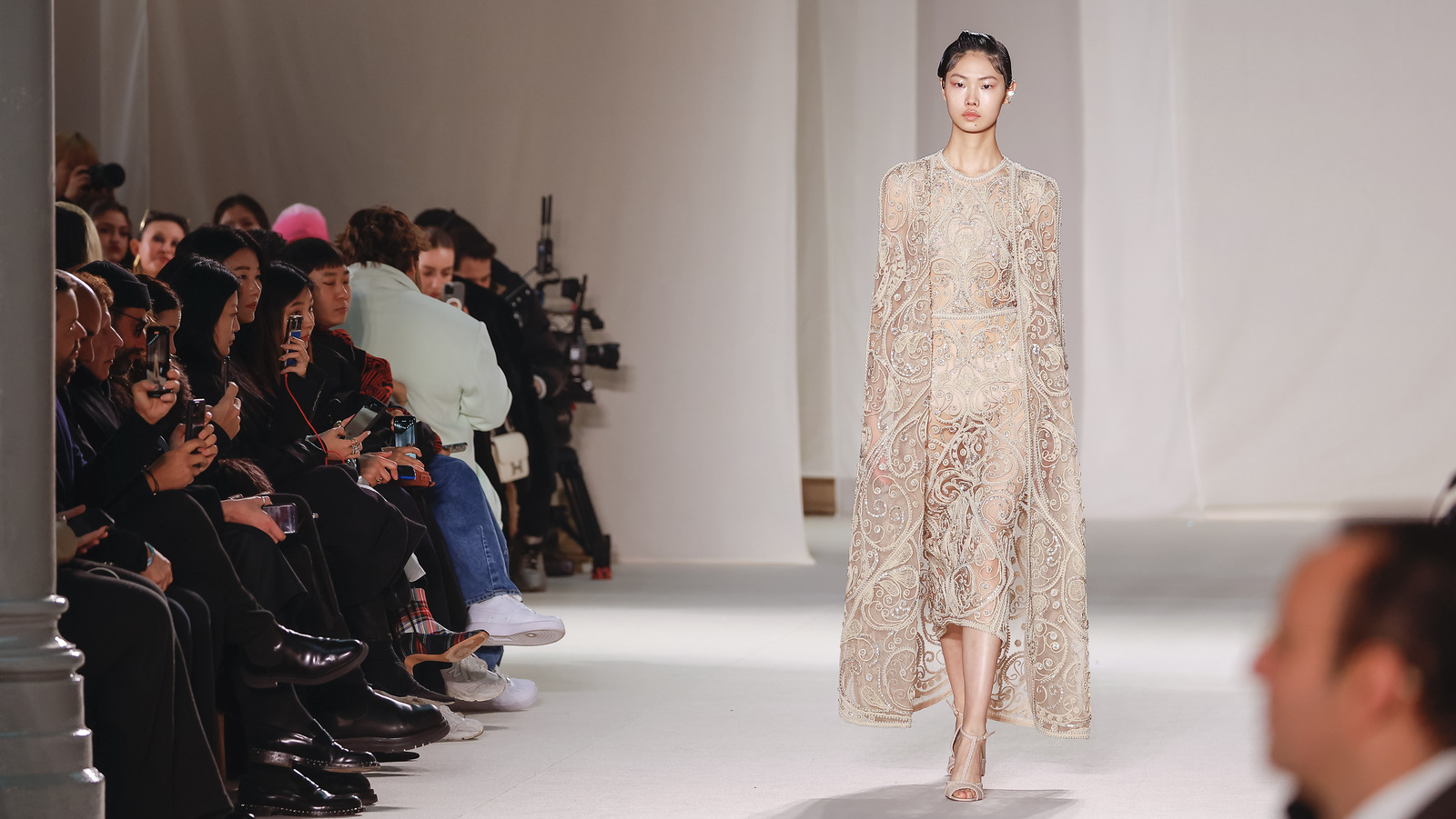 The Spring/Summer 2023 Haute Couture Shows Preview The Fashion Trends  Everyone Will Be Coveting