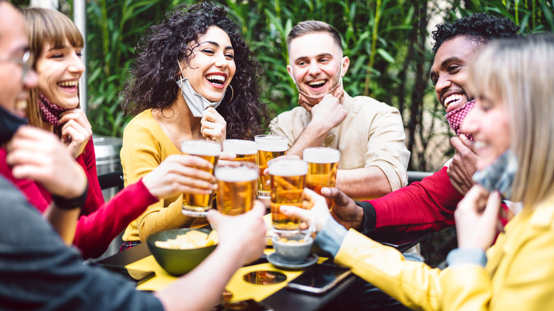 friends drinking beer