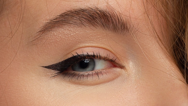 Black eyeliner wing