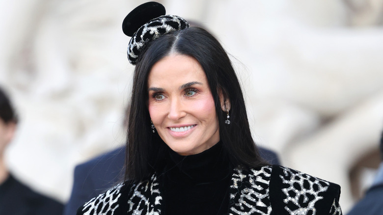 Demi Moore arrives at Paris Fashion Week
