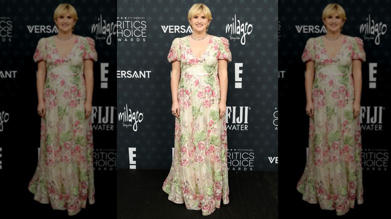 Jillian Bell smiles for photos at the Critics Choice Awards