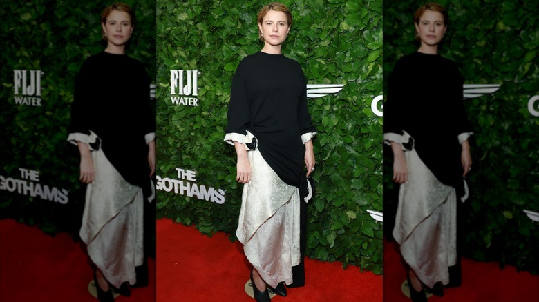 Jessie Buckley wearing an uneven outfit at the 2025 Gotham Awards