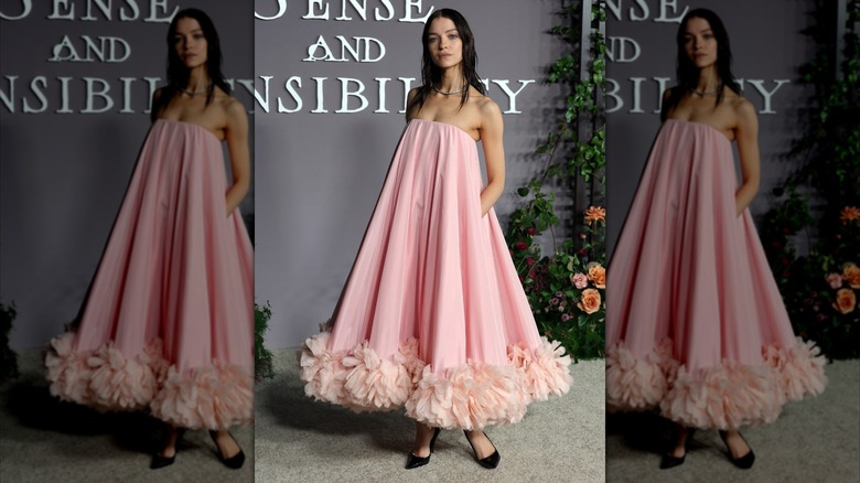 Esmé Creed-Miles wearing a pink dress at the "Sense and Sensibility" premiere
