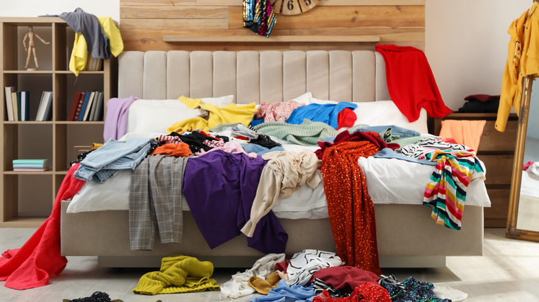 This Messy Primary Bedroom Closet Went from Overflowing to Organized