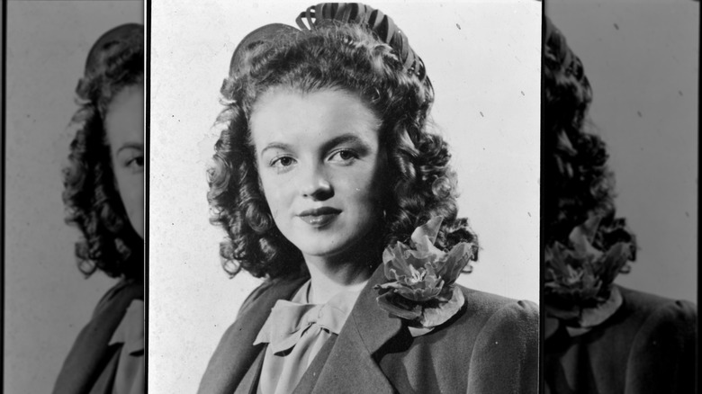 Black-and-white shot of Marilyn Monroe in 1940 at 14 years old.