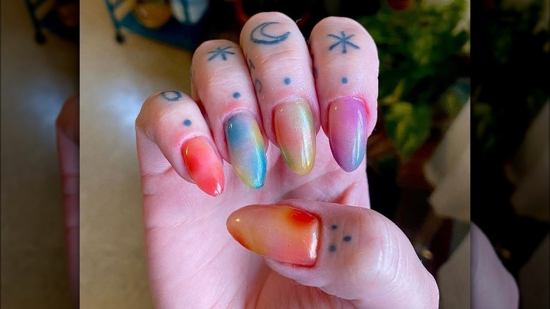 Eyeshadow as nail polish!?! : r/Nails