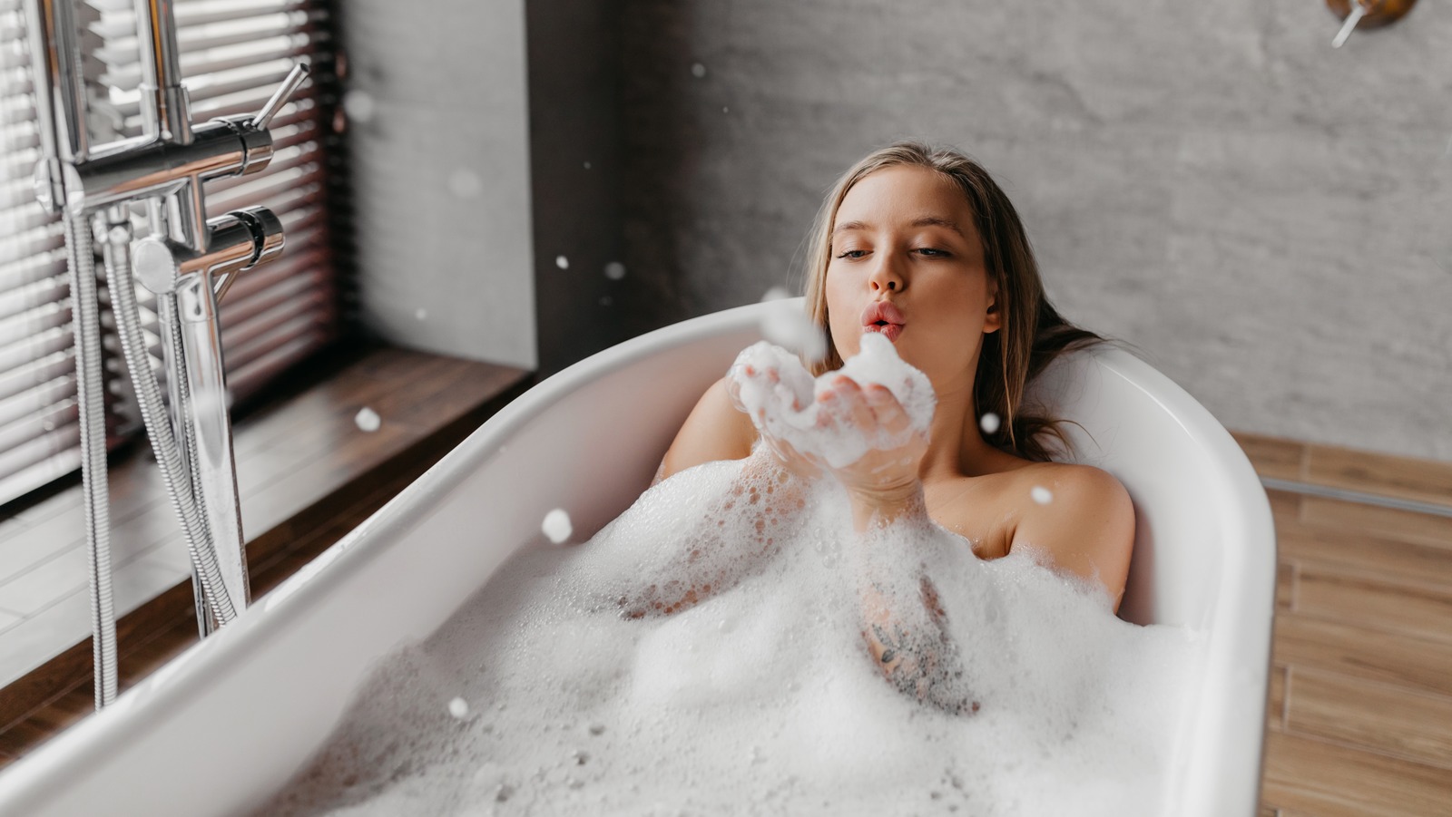 TikTok’s Thursday Night Beauty Routine Trend Is Perhaps The Ultimate Self-Care Ritual – Glam