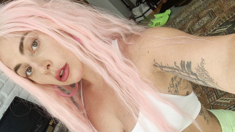Lady Gaga without makeup and pink hair