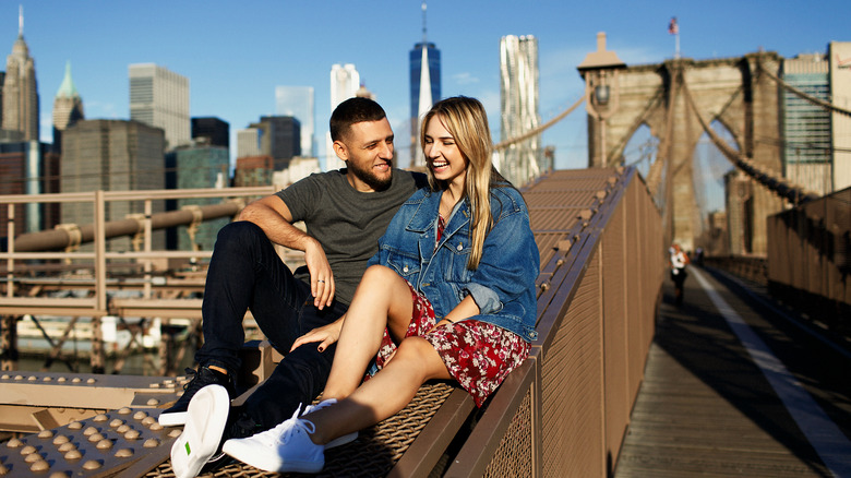 engagement photo shoot on Brooklyn Bridge