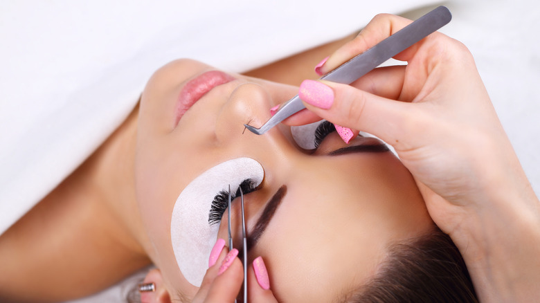 eyelash implants