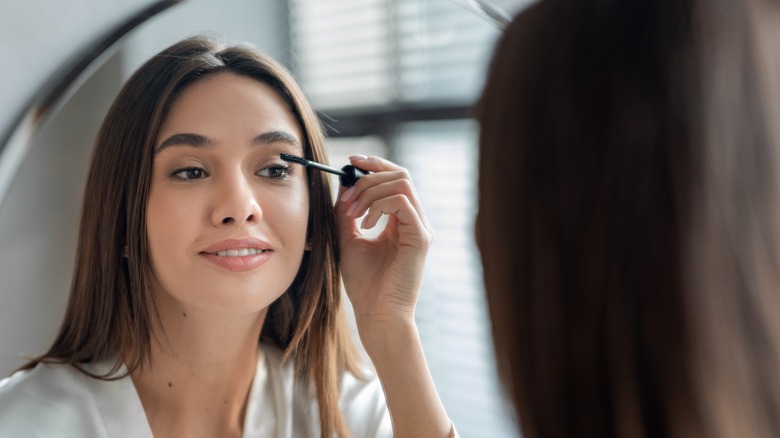 styling sparse eyelashes