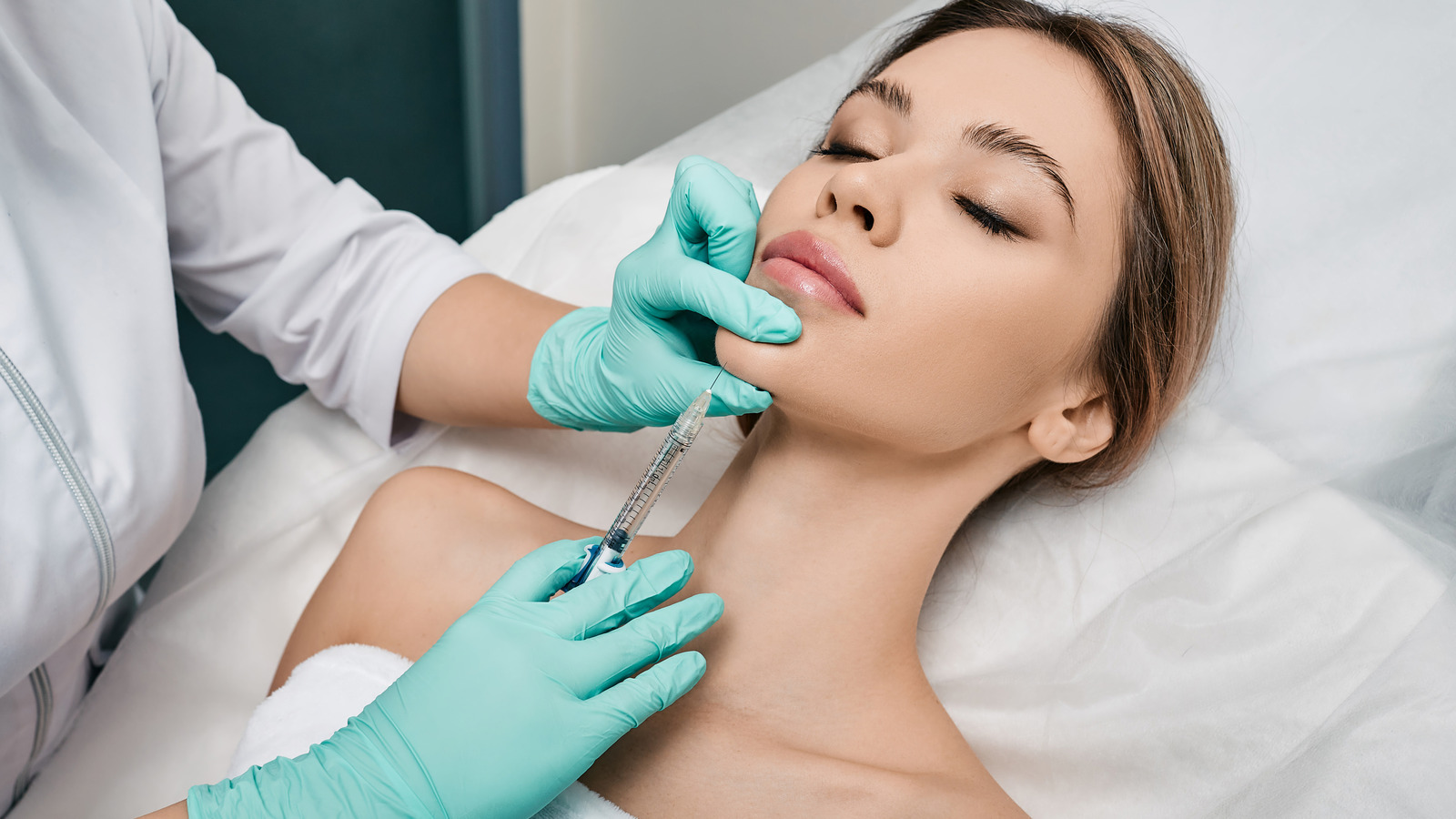 ‘Tweakments’: What You Should Know About The Injectable Trend For Natural-Looking Skin – Glam