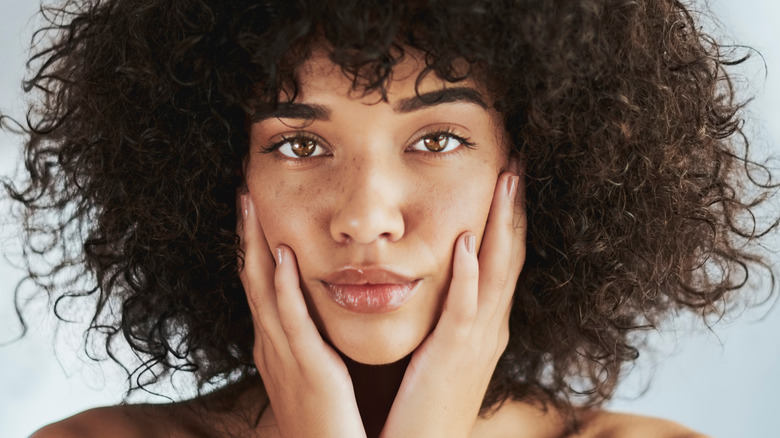 Woman with brown eyes