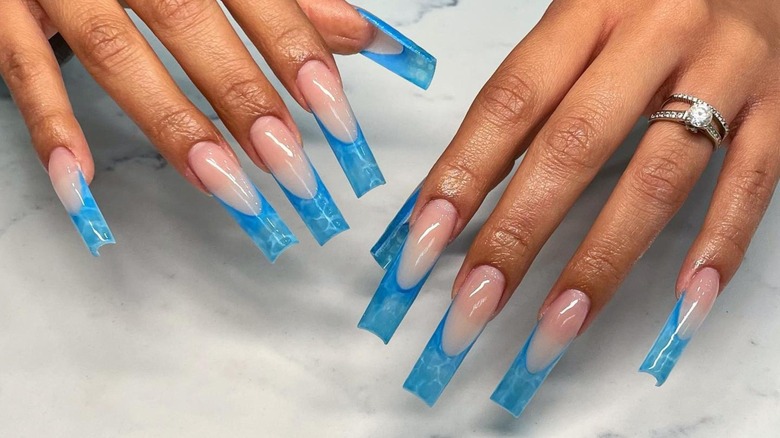 french tip water effect manicure