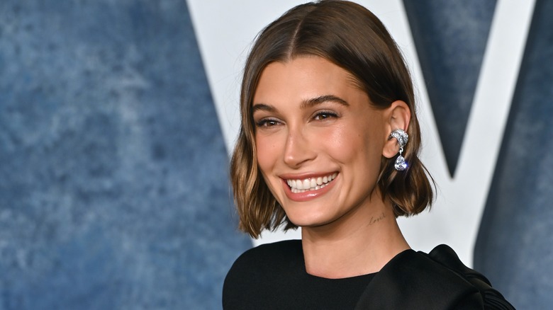 Hailey Bieber short wavy bob diamond earrings