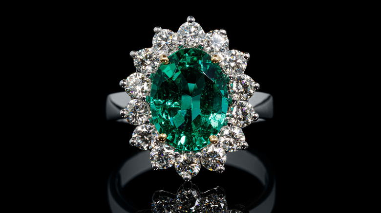 Emerald engagement ring 