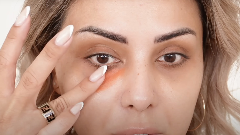 Orange outlet color corrector