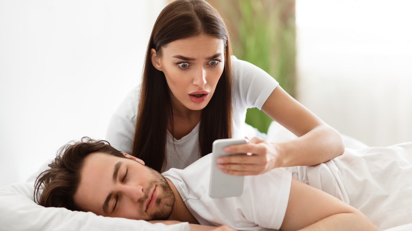 What Is Hysterical Bonding In A Relationship?