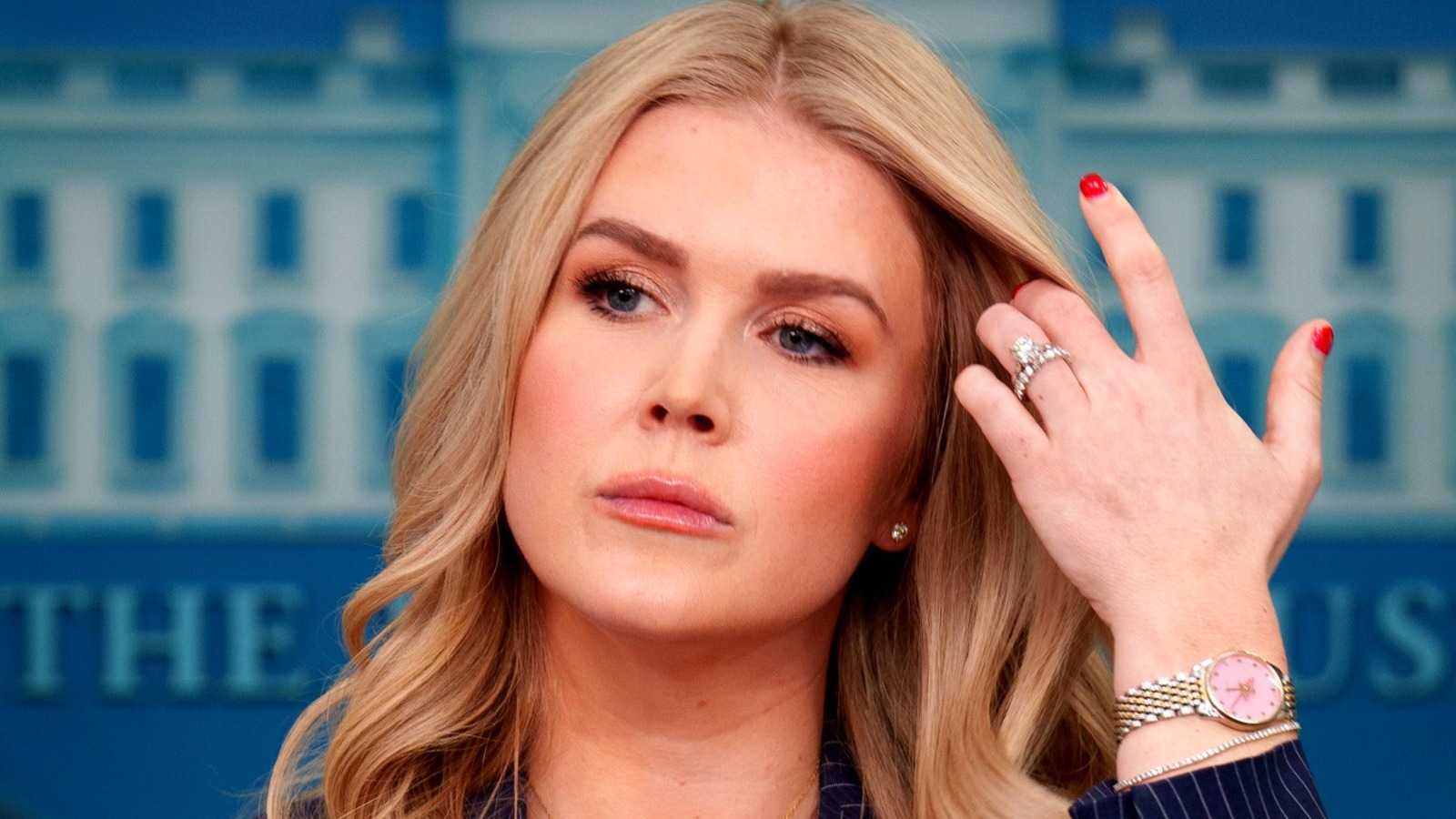 What white house press secretary karoline leavitt looks like makeup free