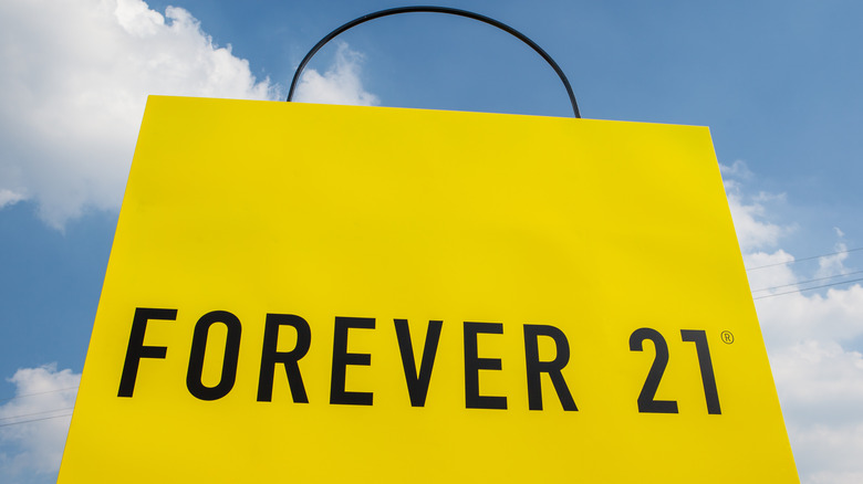 Forever 21 shopping bag