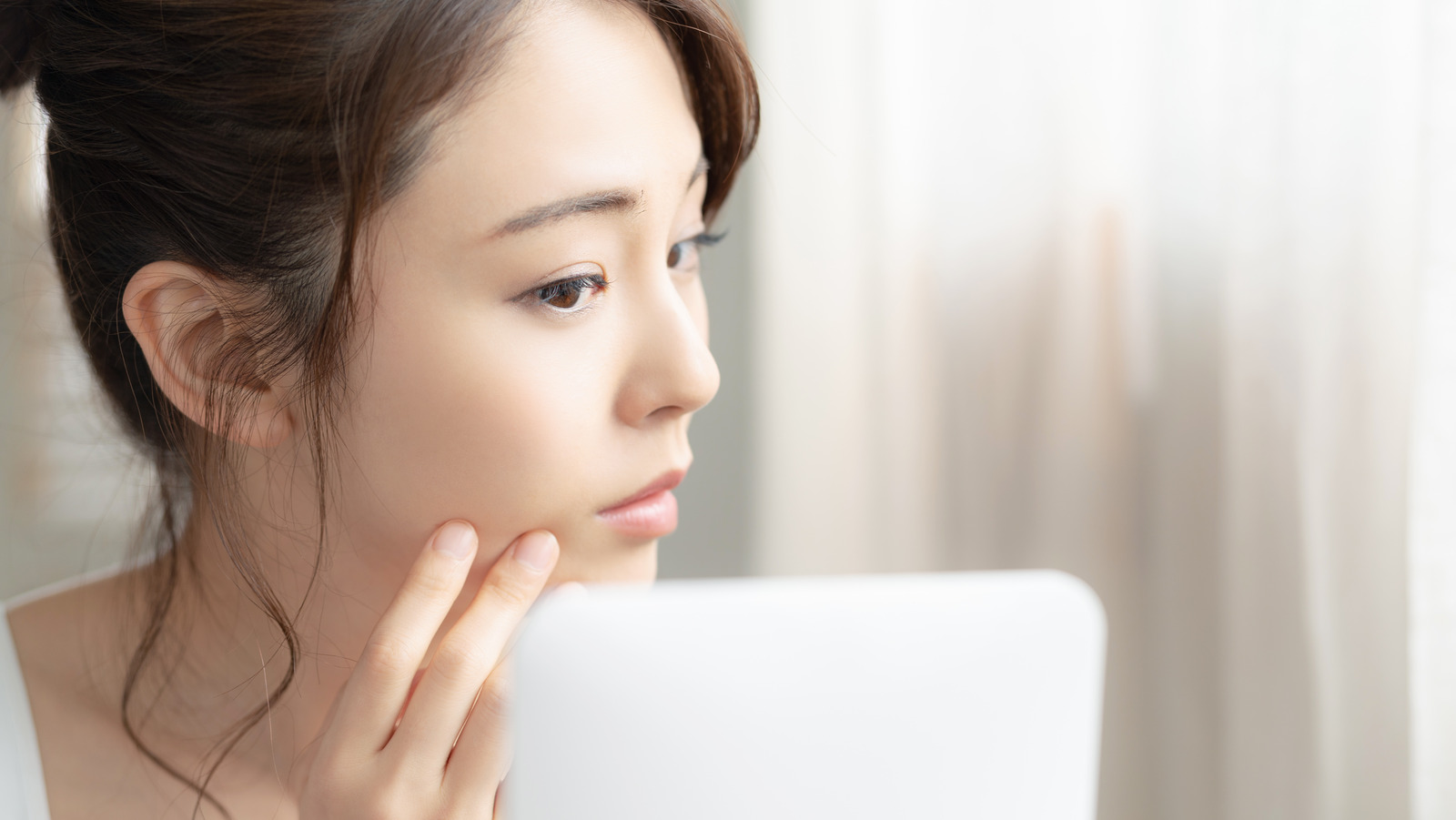 13 Pros Share Their Top Foundation Hacks | SheerLuxe