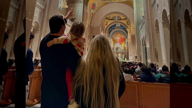 Erika Kirk wearing stringy and greasy hair extensions