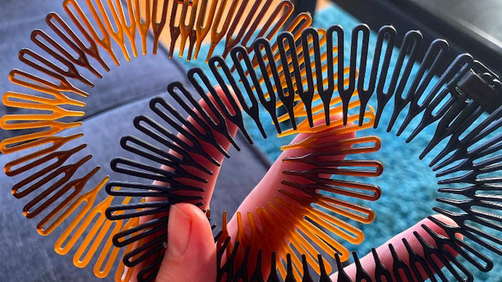 Zigzag Headbands Bring Y2K Flair To Hair Without Changing