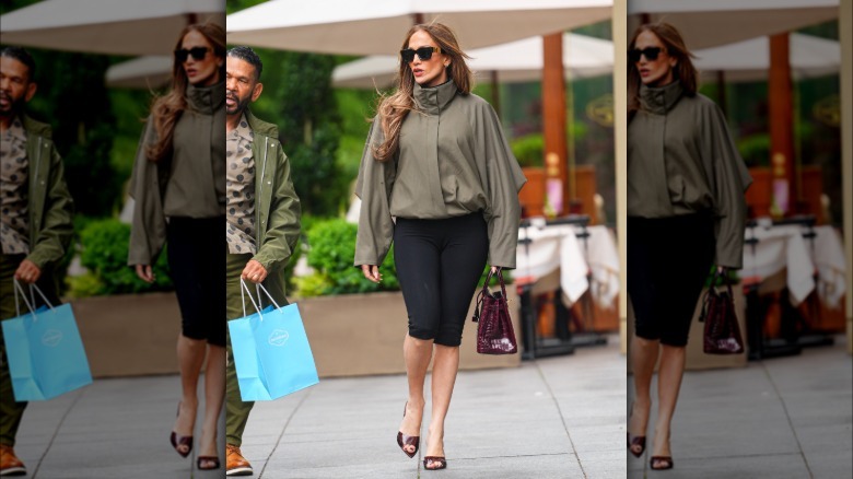Jennifer Lopez wearing capris